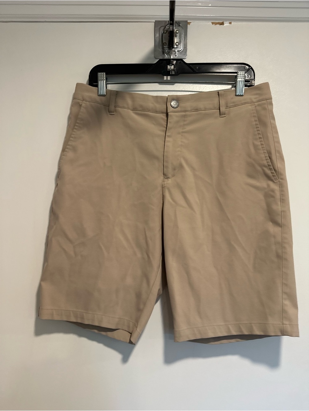 PUMA Golf Mens Sz32 Chino Shorts Khaki Tan Performance Stretch Flat Front Casual